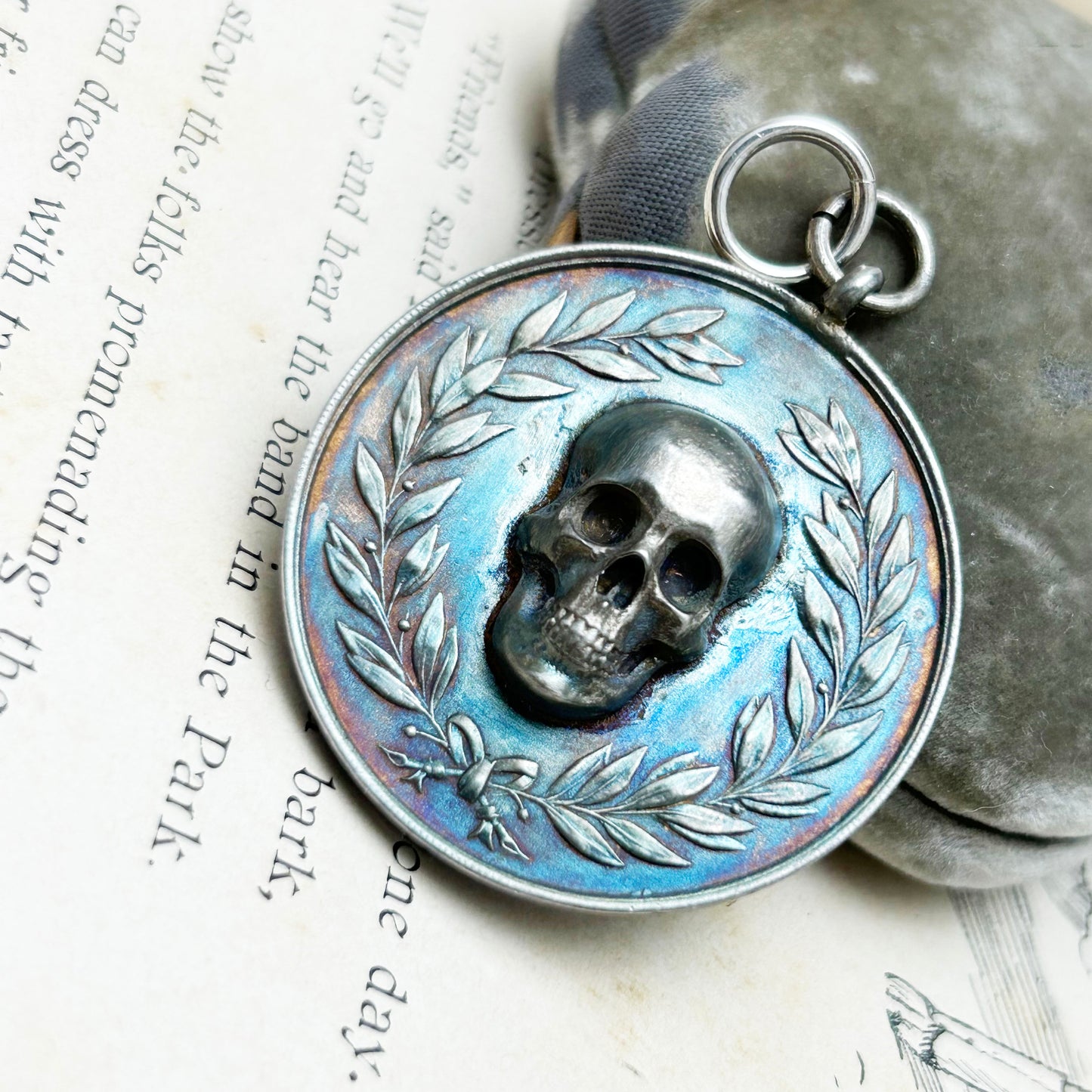 Memento Mori | Skull Medallion