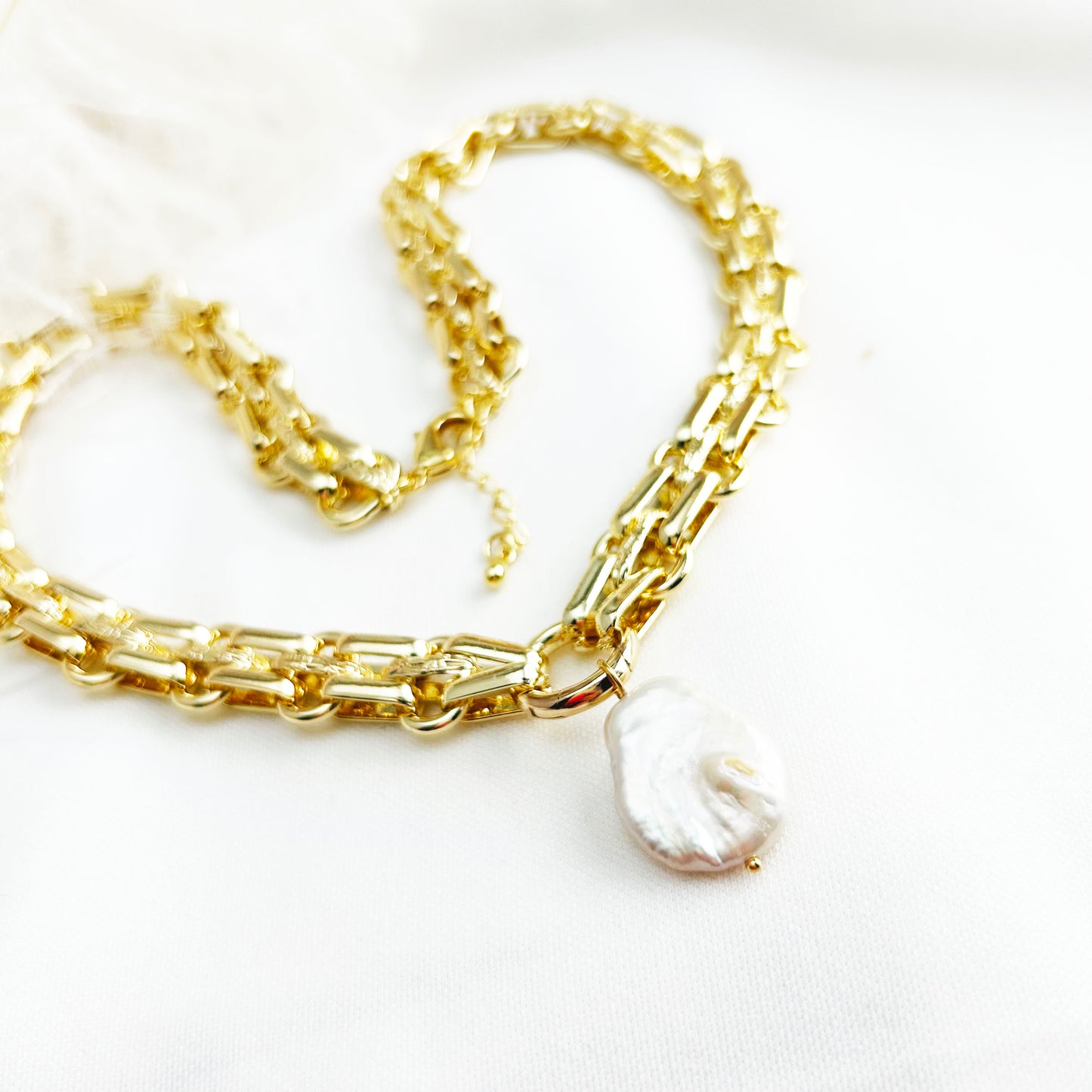 Chunky Gold Necklace | Pearl Drop